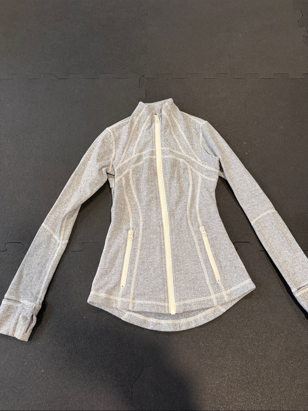 lululemon athletica Women’s size 2 Herringbone Define Grey Full-Zip Jacket